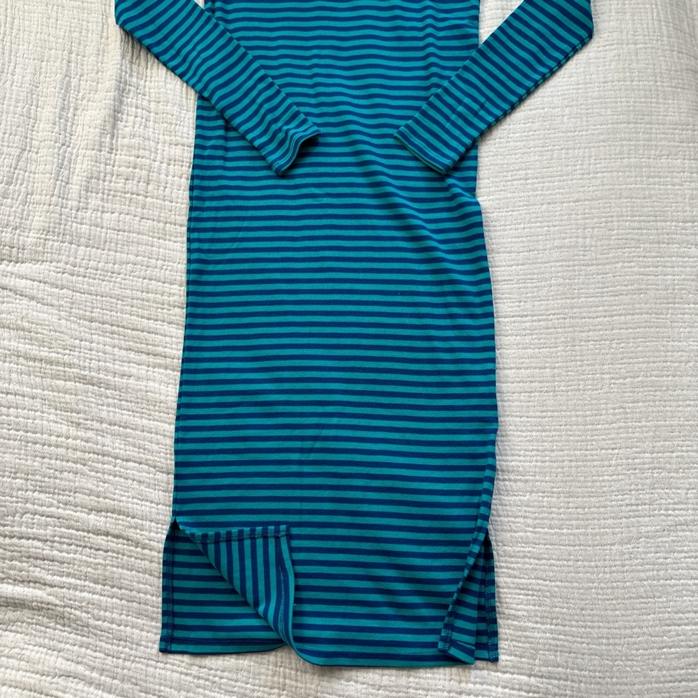 retro blue and green turtleneck dress - Picture 2 of 2